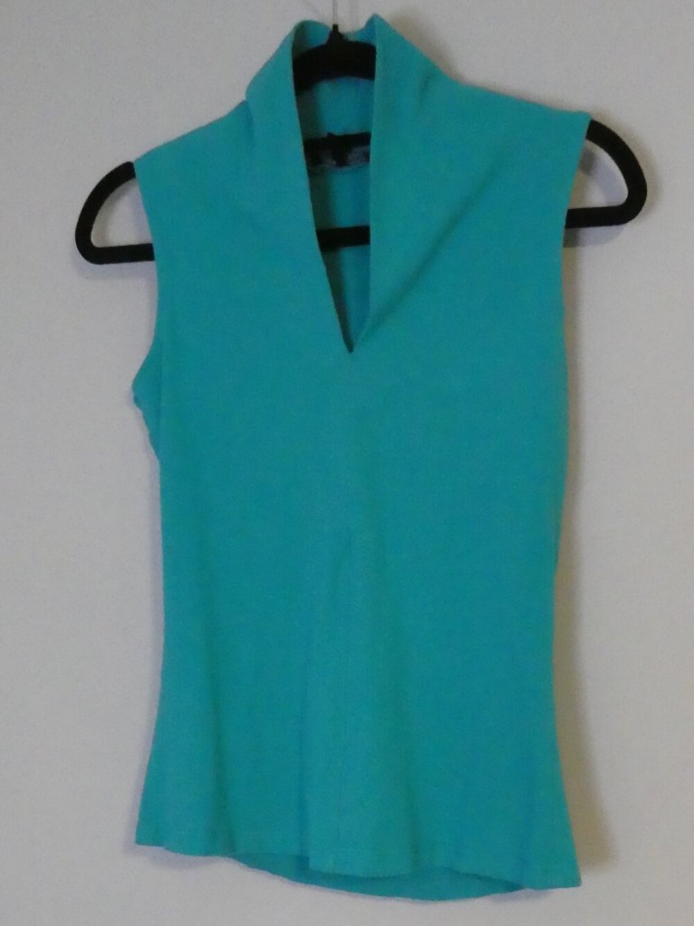 LE CHATEAU Made In Canada Turquoise Sleeveless V-Neck High Collar Top - small